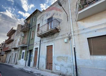 Edificio all\'aperto - Semi-detached house via platone
 
18, Grammichele - photo 1