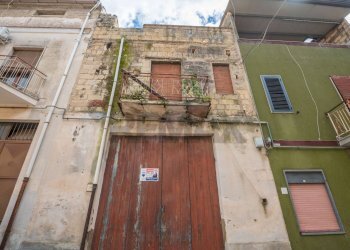 Edificio all\'aperto - Casa semi indipendente via platone
 
18, Grammichele - foto 15