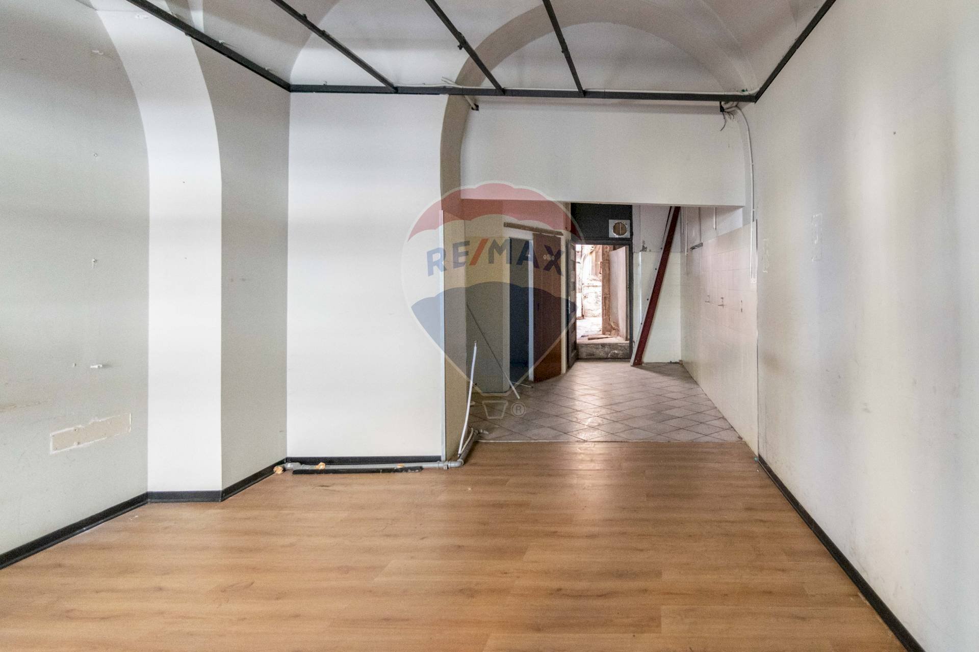 Hall / corridoio - Shop Via Monsignore Ventimiglia
 
284, Catania - photo 3