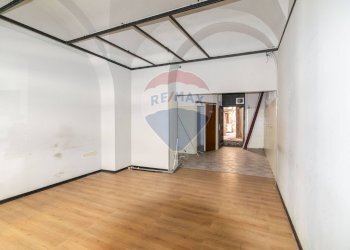 Stanza vuota - Shop Via Monsignore Ventimiglia
 
284, Catania - photo 4