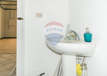 Bagno - Shop Via Monsignore Ventimiglia
 
284, Catania - photo 10