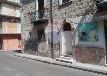Edificio all\'aperto - Commercial Premises VIA GIUSTI
 
137, Ramacca - photo 4