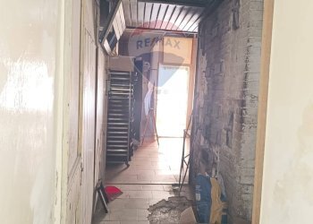 Hall / corridoio - Commercial Premises VIA GIUSTI
 
137, Ramacca - photo 18