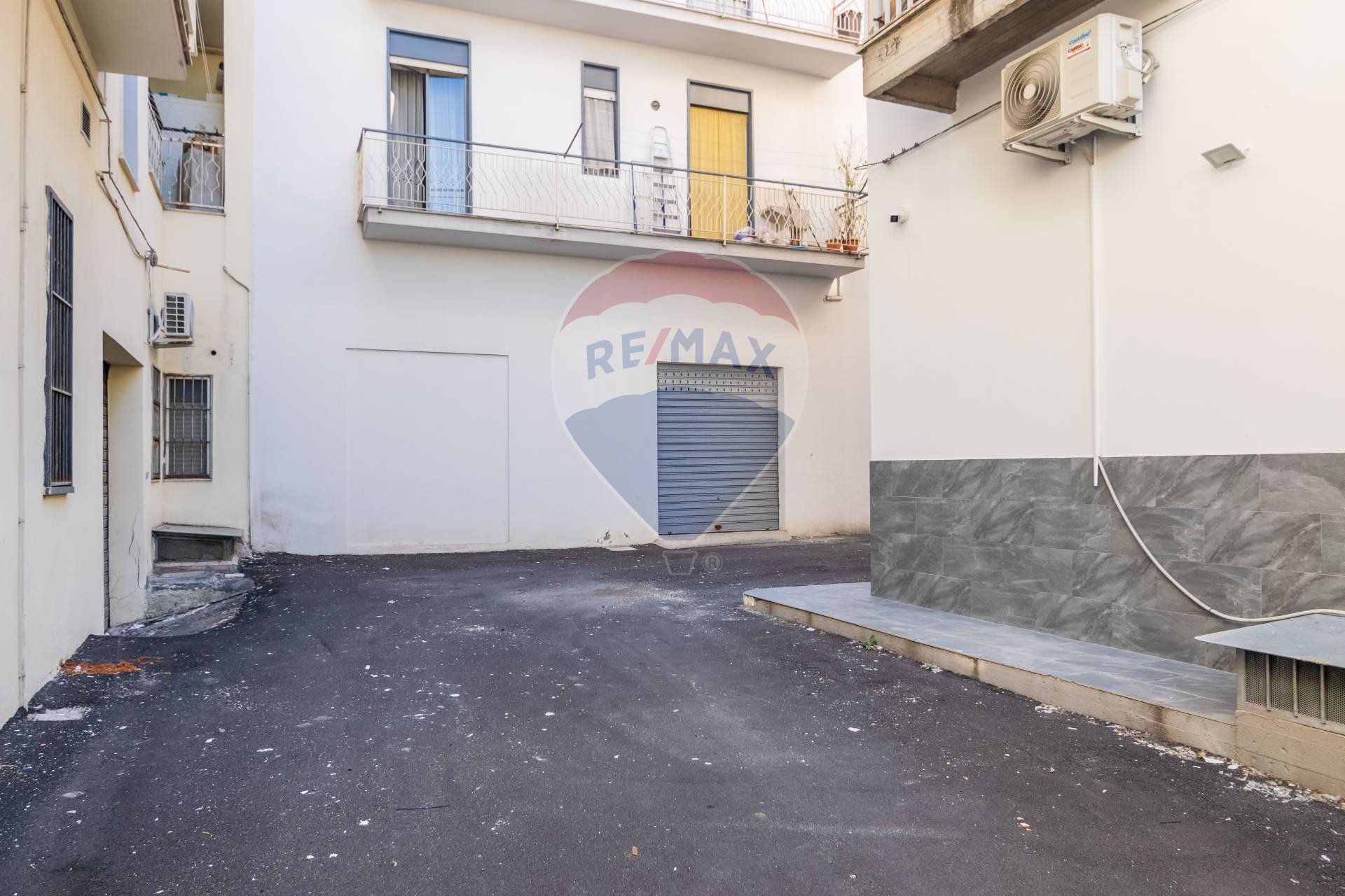 Ingresso lato cortile privato - Box Via Giovanni Verga
 
79G, Lentini - photo 2