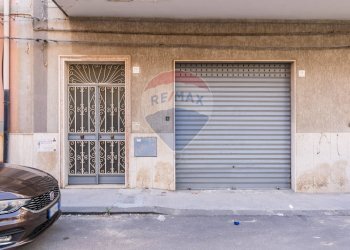 Ingresso lato strada - Box Via Giovanni Verga
 
79G, Lentini - foto 1