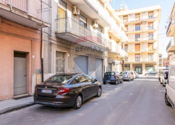 Edificio all\'aperto - Box Via Giovanni Verga
 
79G, Lentini - foto 5