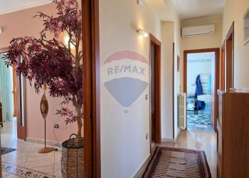 Hall / corridoio - Appartamento Lungomare Enrico Mattei
 
22, Vieste - foto 13