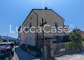 Independent house Lucca (neighborhood Pontetetto) - photo 1