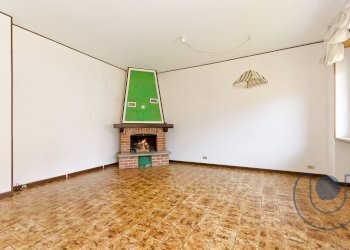 Sala con camino - Casa semi indipendente Via Roma, Arignano - foto 3