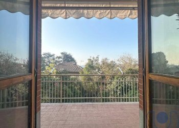 porta finestra cucina - Casa semi indipendente via Roma, Arignano - foto 28