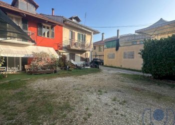 Cortile - Casa semi indipendente via Roma, Arignano - foto 39