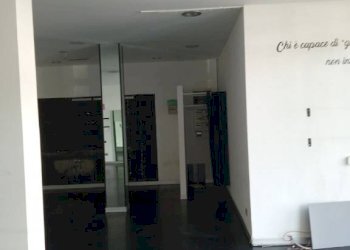 Interno non residenziale - Shop via Pezzana, Carpi - photo 2