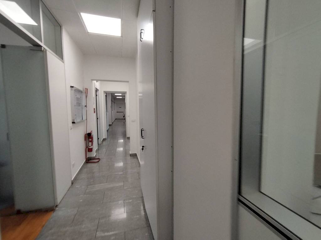 Corridoio - Ufficio via Varesina, 183, Milano - foto 3