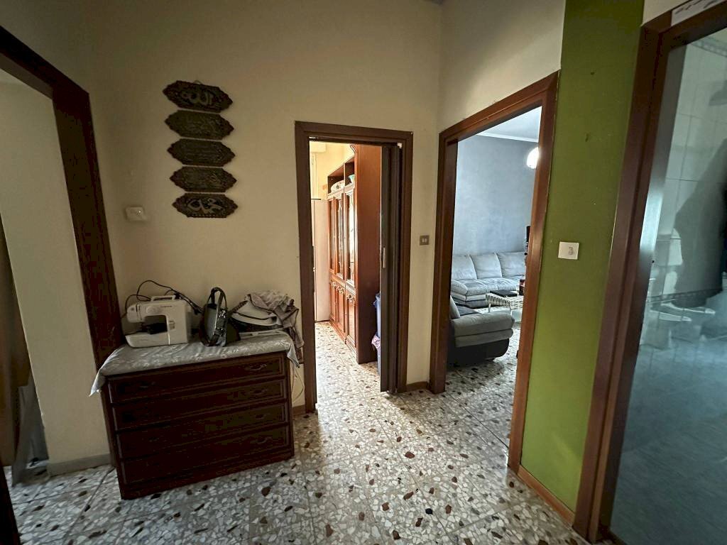 Disimpegno - Three-room apartment via Giuseppe Mazzini, 6, Albizzate - photo 2