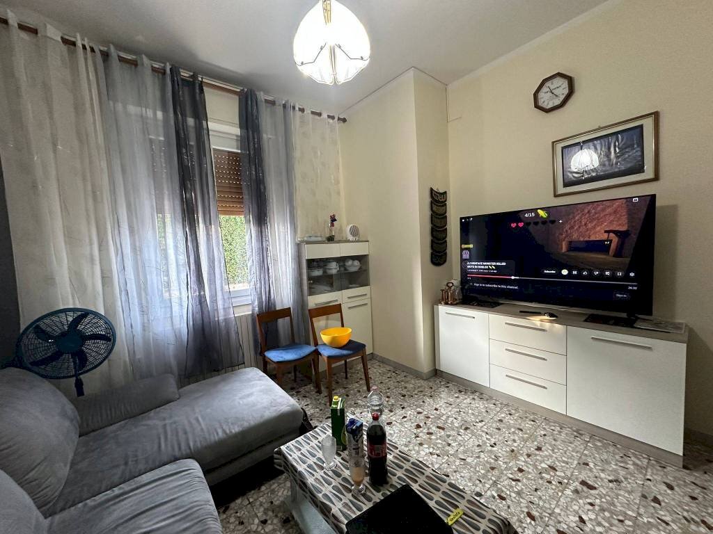 Salone - Three-room apartment via Giuseppe Mazzini, 6, Albizzate - photo 3