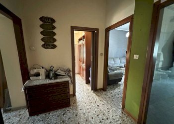 Disimpegno - Three-room apartment via Giuseppe Mazzini, 6, Albizzate - photo 2