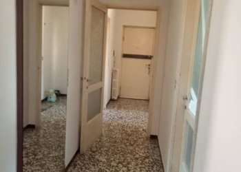 Corridoio - Quadrilocale via Verbano, 21, Casorate Sempione - foto 14