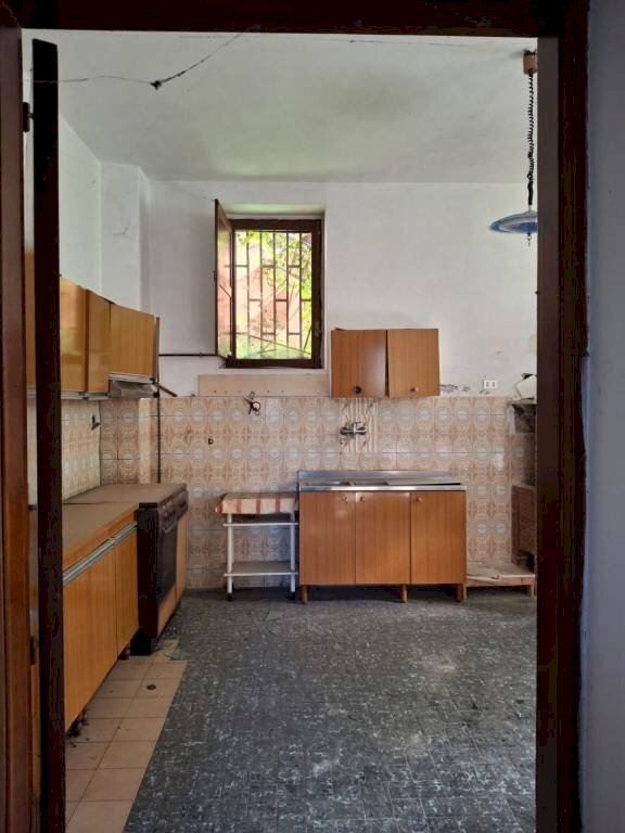 Cucina - Villa via Ettore Riola, San Giorgio del Sannio - foto 3