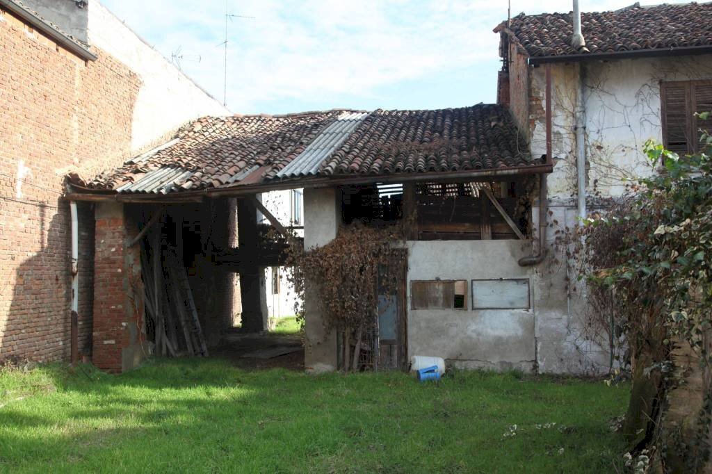Facciata - Casa indipendente via Camillo Benso di Cavour, Rosate - foto 3