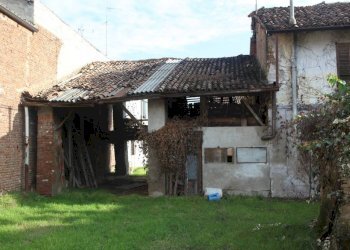 Facciata - Casa indipendente via Camillo Benso di Cavour, Rosate - foto 3