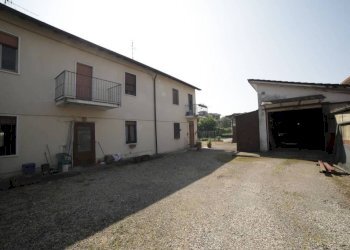 Cortile interno - Villa via Circonvallazione, Rosate - photo 15