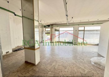 Interno non residenziale - Negozio via Alessandro Noli, Bergamo - foto 1