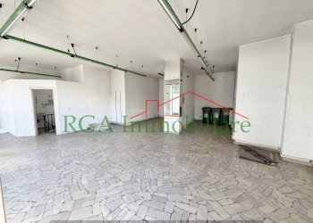 Interno non residenziale - Negozio via Alessandro Noli, Bergamo - foto 6