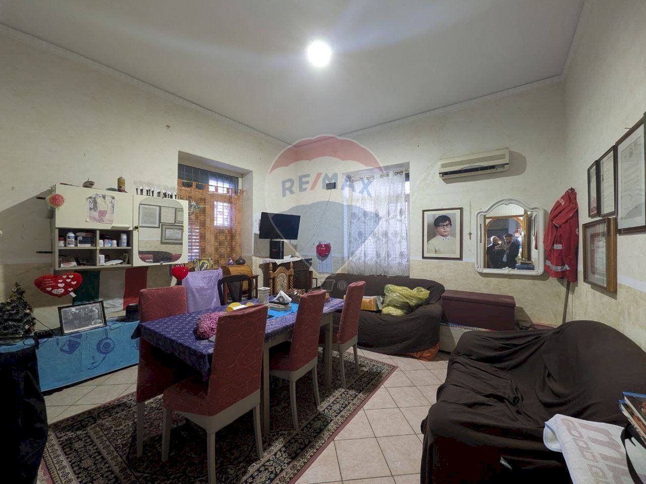 Sala da pranzo - Quadrilocale Via Rosario Salvo
 
65, Palermo - foto 3