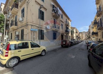 Edificio all\'aperto - Quadrilocale Via Rosario Salvo
 
65, Palermo - foto 1