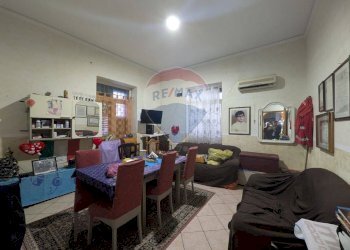 Sala da pranzo - Quadrilocale Via Rosario Salvo
 
65, Palermo - foto 3