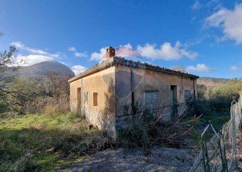 Casa all\'aperto - Villa STRADA STATALE 643 SP 24
 
SNC, Scillato - foto 1