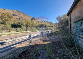 Vista delle montagne - Villa STRADA STATALE 643 SP 24
 
SNC, Scillato - foto 29