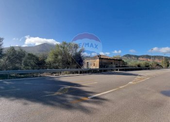 Edificio all\'aperto - Villa STRADA STATALE 643 SP 24
 
SNC, Scillato - foto 32