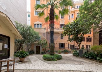 Edificio all\'aperto - Appartamento Via Angelo Brofferio
3, Roma - foto 24