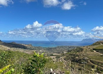 Vista dell\'acqua - Terreno agricolo CONTRADA COMUNI
SNC, Castellammare del Golfo - foto 1