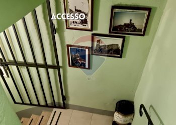 Scala di accesso al piano inferiore - Locale Commerciale PIAZZA MAZZINI
 
6, Roccastrada - foto 20