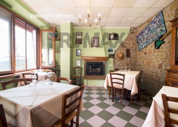 Sala da pranzo - Commercial Premises PIAZZA MAZZINI
6, Roccastrada - photo 1