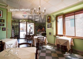 Sala da pranzo - Commercial Premises PIAZZA MAZZINI
6, Roccastrada - photo 15