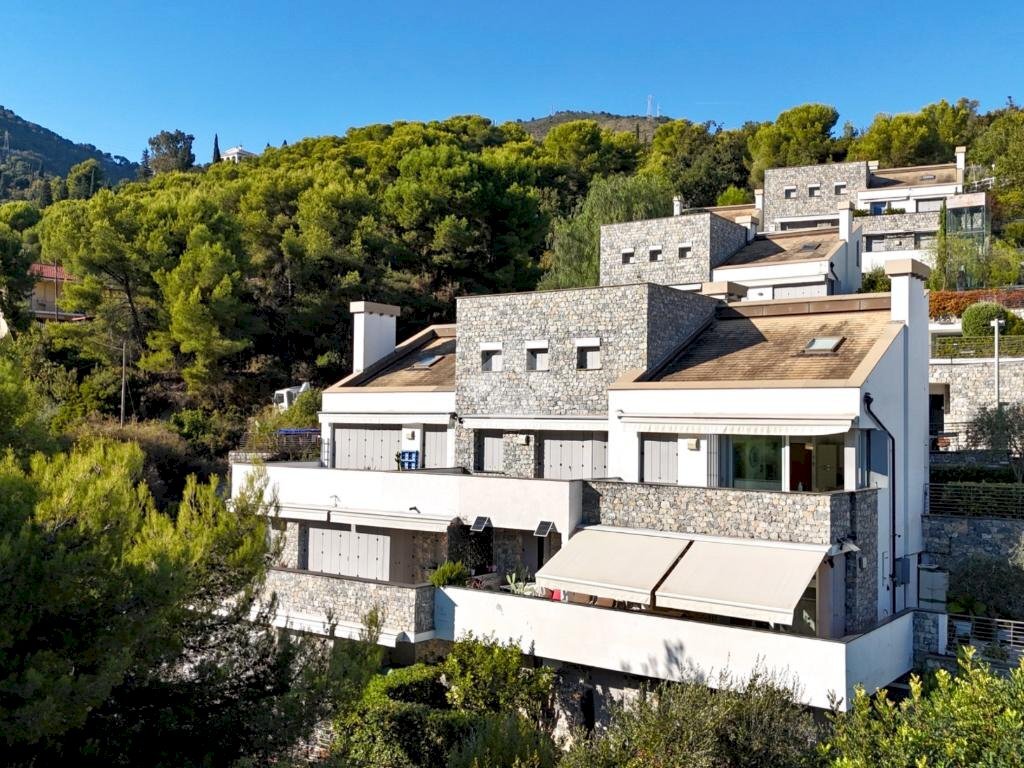 Four-room apartment Via Privata Cazulini, Alassio - photo 1