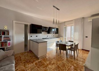 Three-room apartment Bra - photo 1