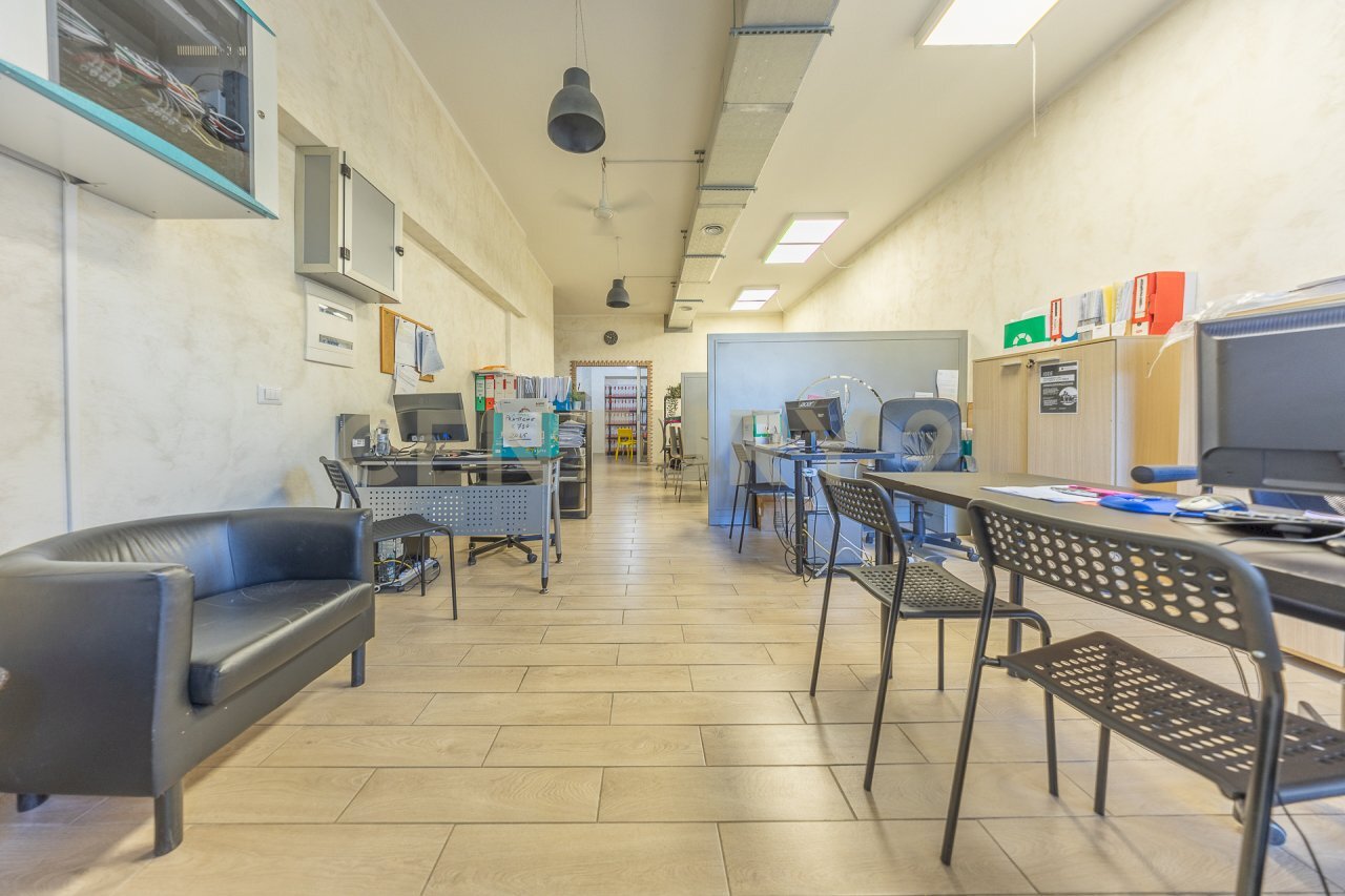 49.jpg - Locale Commerciale VIA AUGUSTA GENINA  16, Roma - foto 1