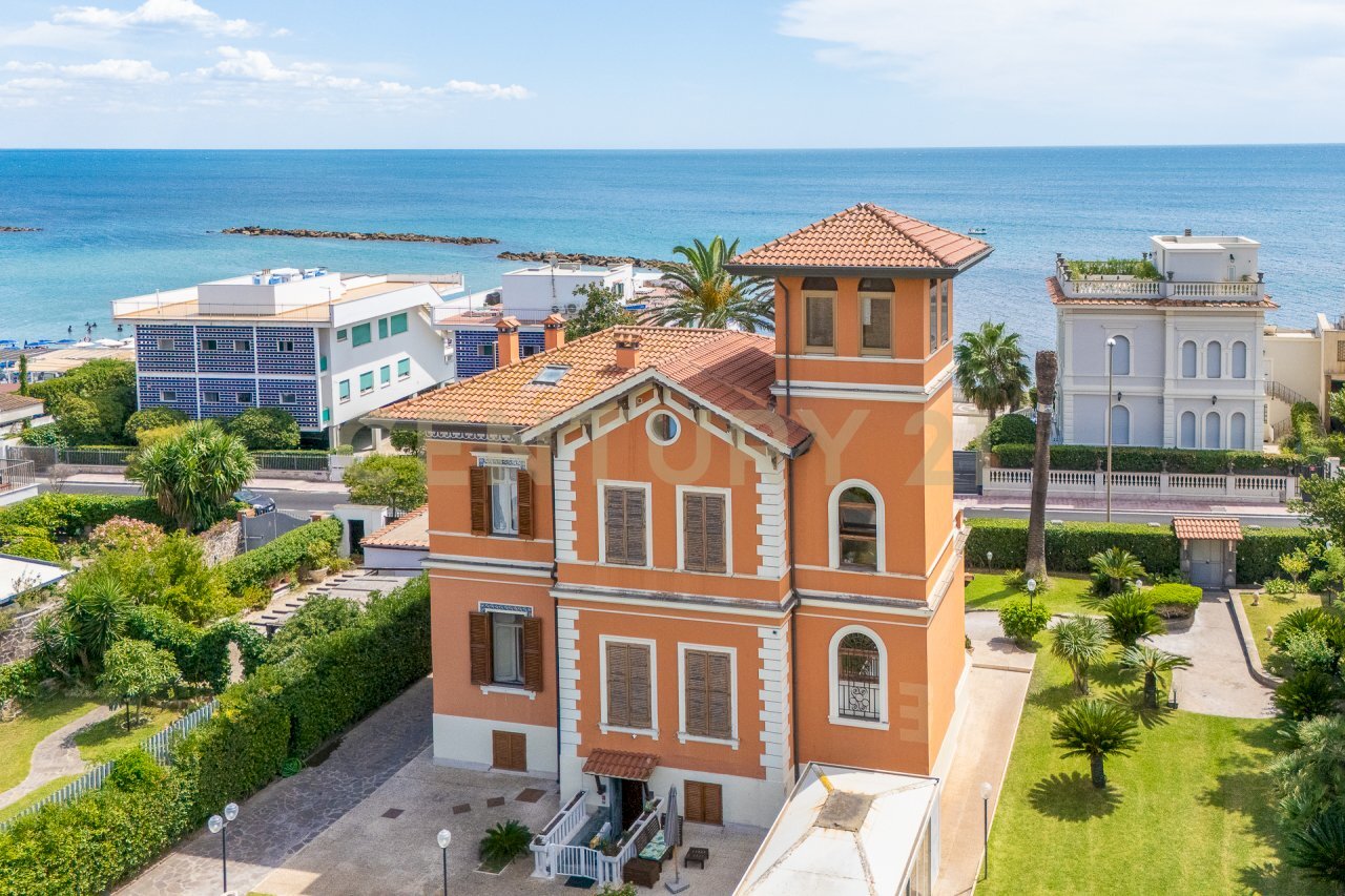 8.jpg - Villa Via Aurelia 393, Santa Marinella - photo 2