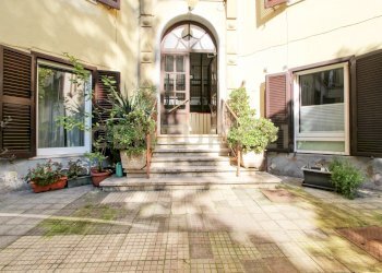 entrata condominiale.jpg - Abbigliamento - Intimo Via Giuseppe Sacconi 19, Roma - foto 12