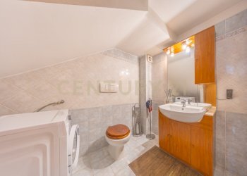 4 bagno piano terra.jpg - Appartamento Via Ticino 55, Anzio - foto 5