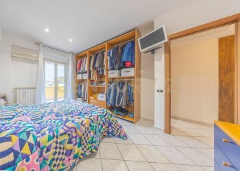 6 camera matrimoniale..jpg - Appartamento Via Ticino 55, Anzio - foto 9