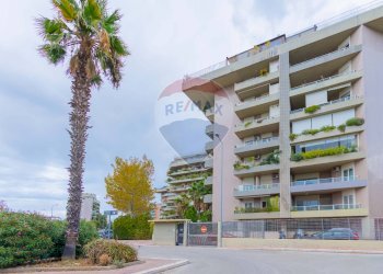 Edificio all\'aperto - Quadrilocale Via Lorenzo D'agostino
 
1, Bari - foto 4