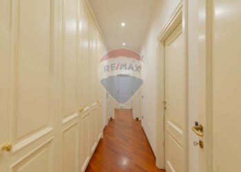 Hall / corridoio - Quadrilocale Via Lorenzo D'agostino
 
1, Bari - foto 15