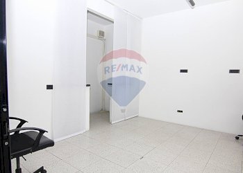 Stanza vuota - Ufficio Via Giuseppe Speroni, Varese - foto 10