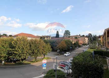 Edificio all\'aperto - Casa semi indipendente Via Trieste
 
5, Buguggiate - foto 4