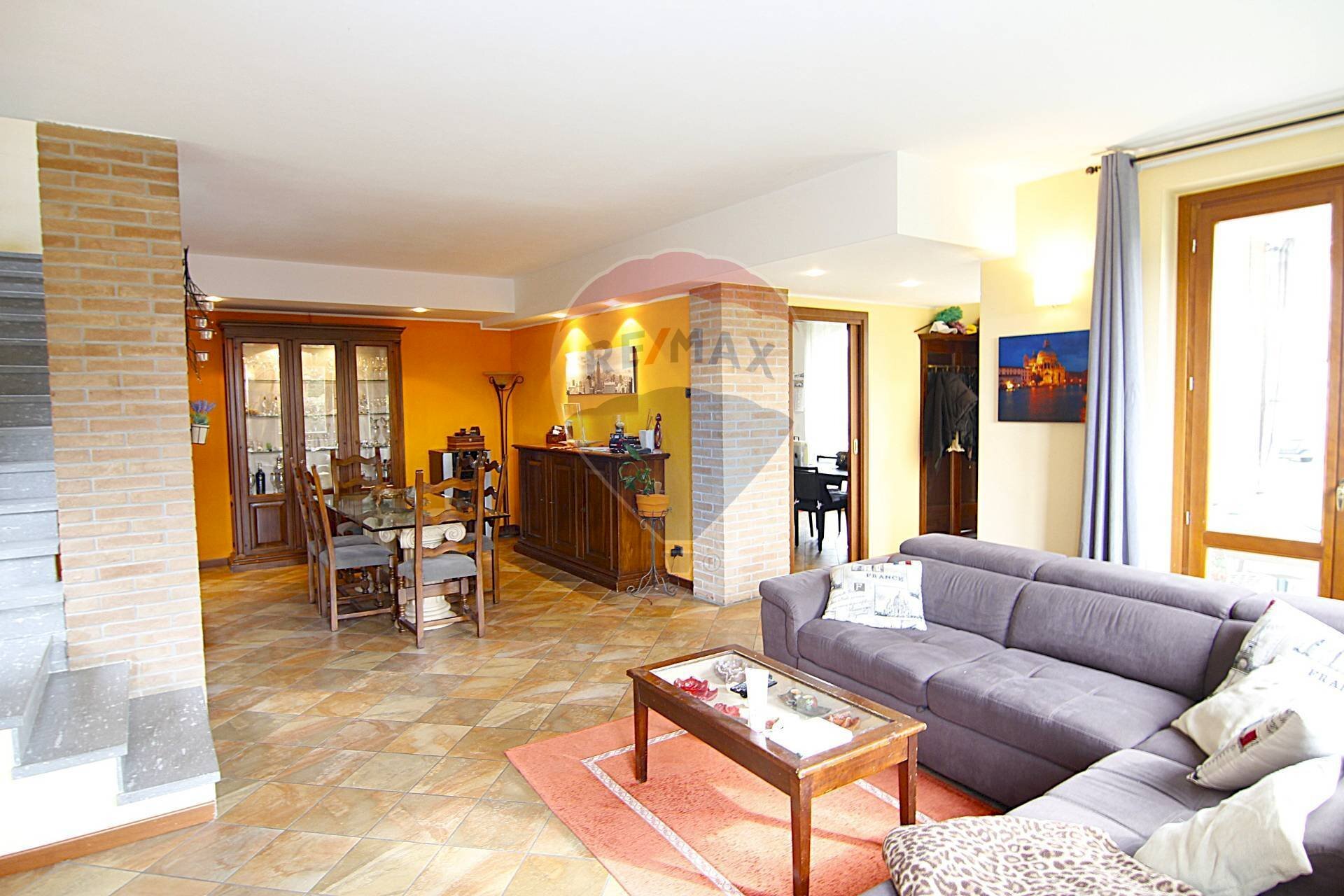 Sala da pranzo - Villa viale borri
 
343, Varese - foto 3